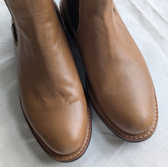 Nisolo Carmen Chelsea Boot - Picture 11 of 12